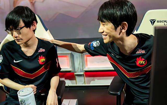 开云体育在线-KT鏖战FPX，Doinb打出惊人五杀强强对话全球总决赛，留下经典瞬间