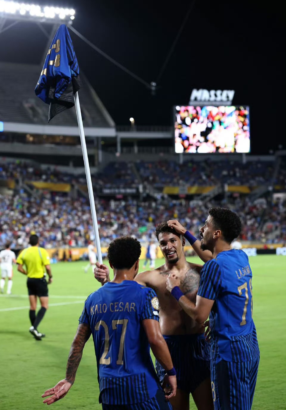 乌拉圭碾压塞维利亚，拉什福德点燃赛场的简单介绍