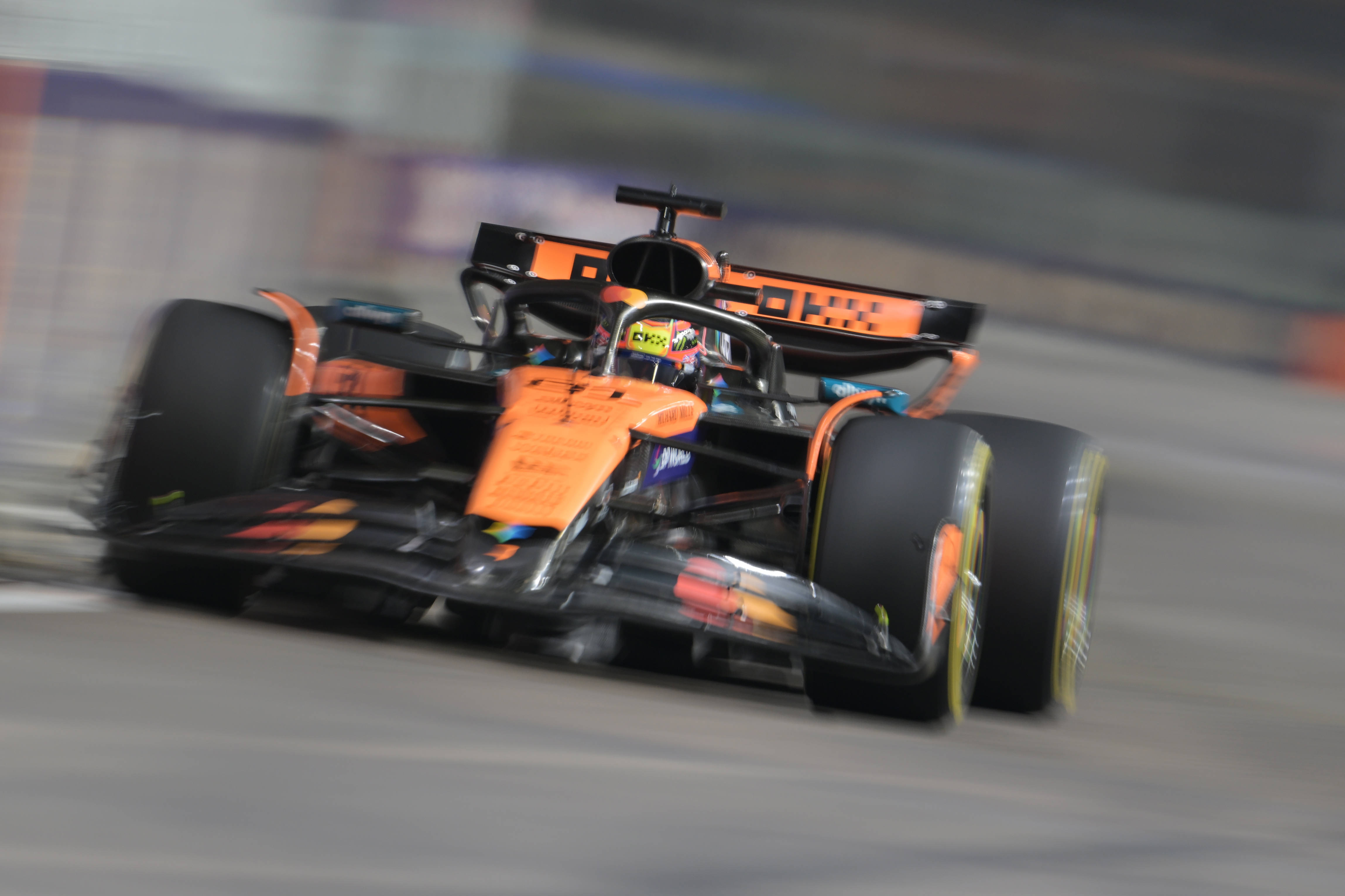 开云体育app-红牛车队碾压红牛二队，拉塞尔刷新纪录