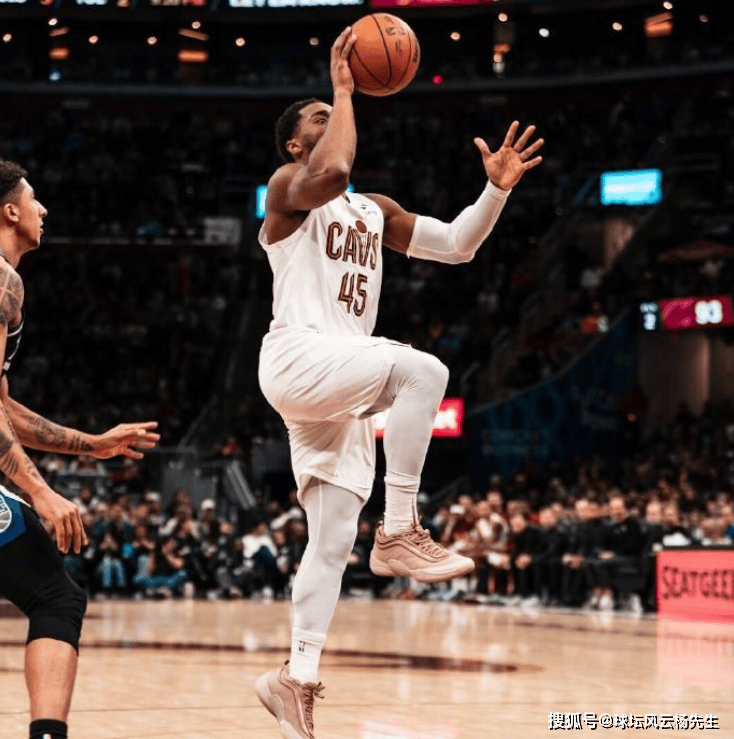 开云-北京队力克魔术，米切尔状态火热